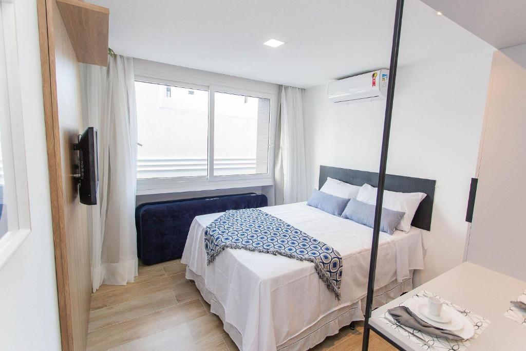Bauten Cabo Branco 305 - Flat moderno e equipado próximo ao mar por Carpediem room 1